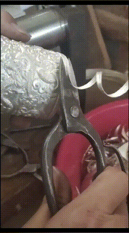 无缝焊接后，再次手工精细抛光打磨.gif